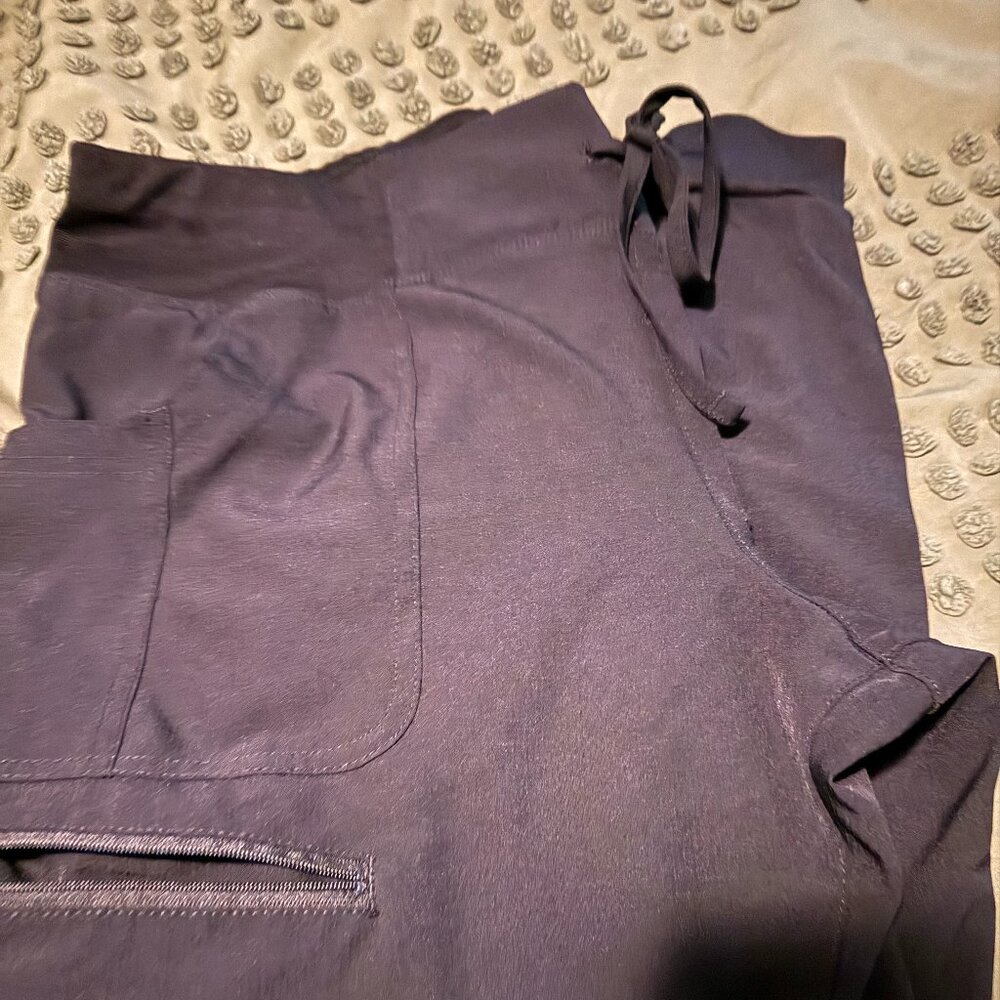 HEART SOUL MP black jogger scrubs